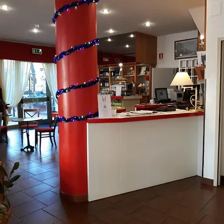 ホテル Casa Rossa モンテカティーニ・テルメ