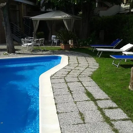 Casa Rossa ホテル 3*
